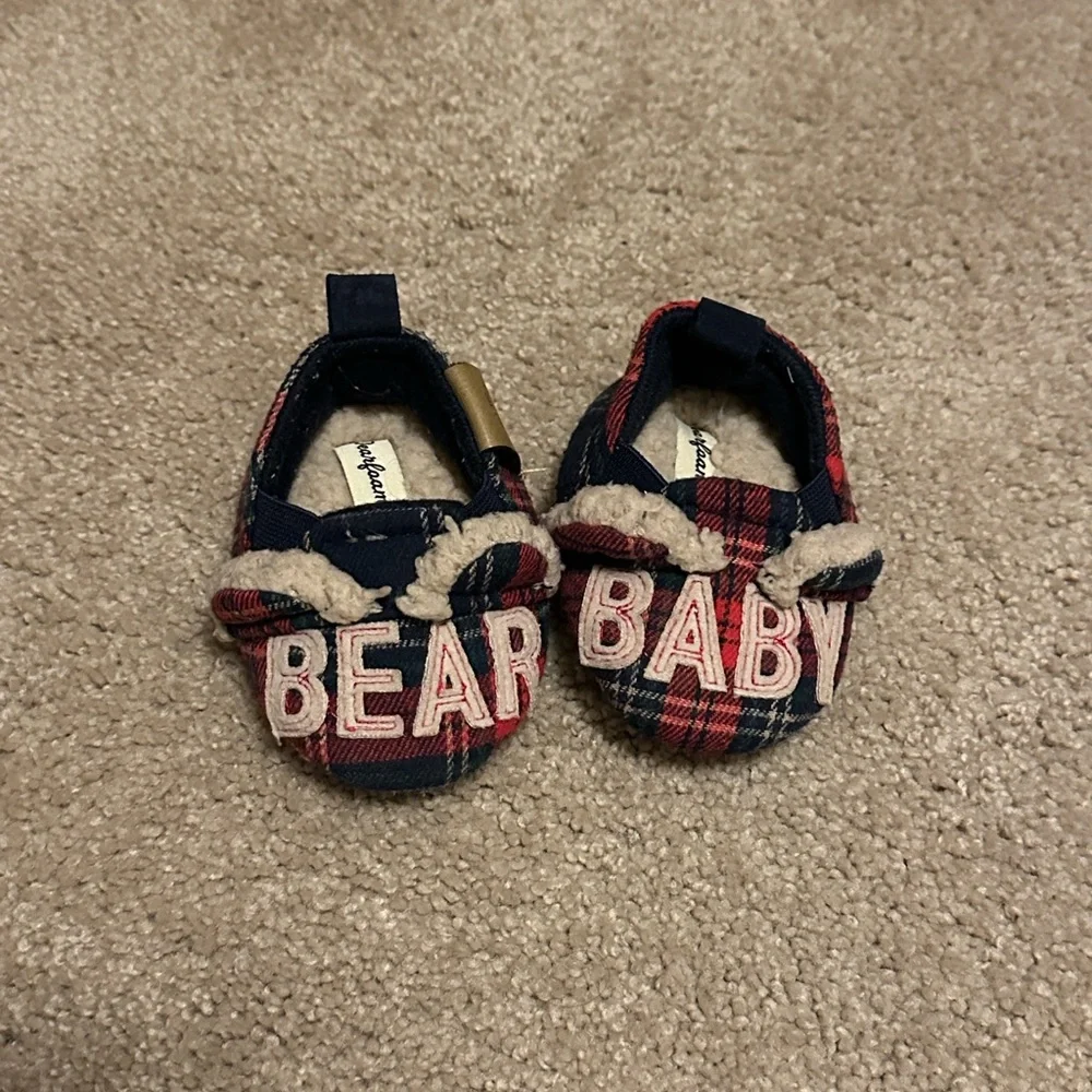 Dearfoams Plaid Christmas ‘BABY BEAR’ Slippers 0-3M